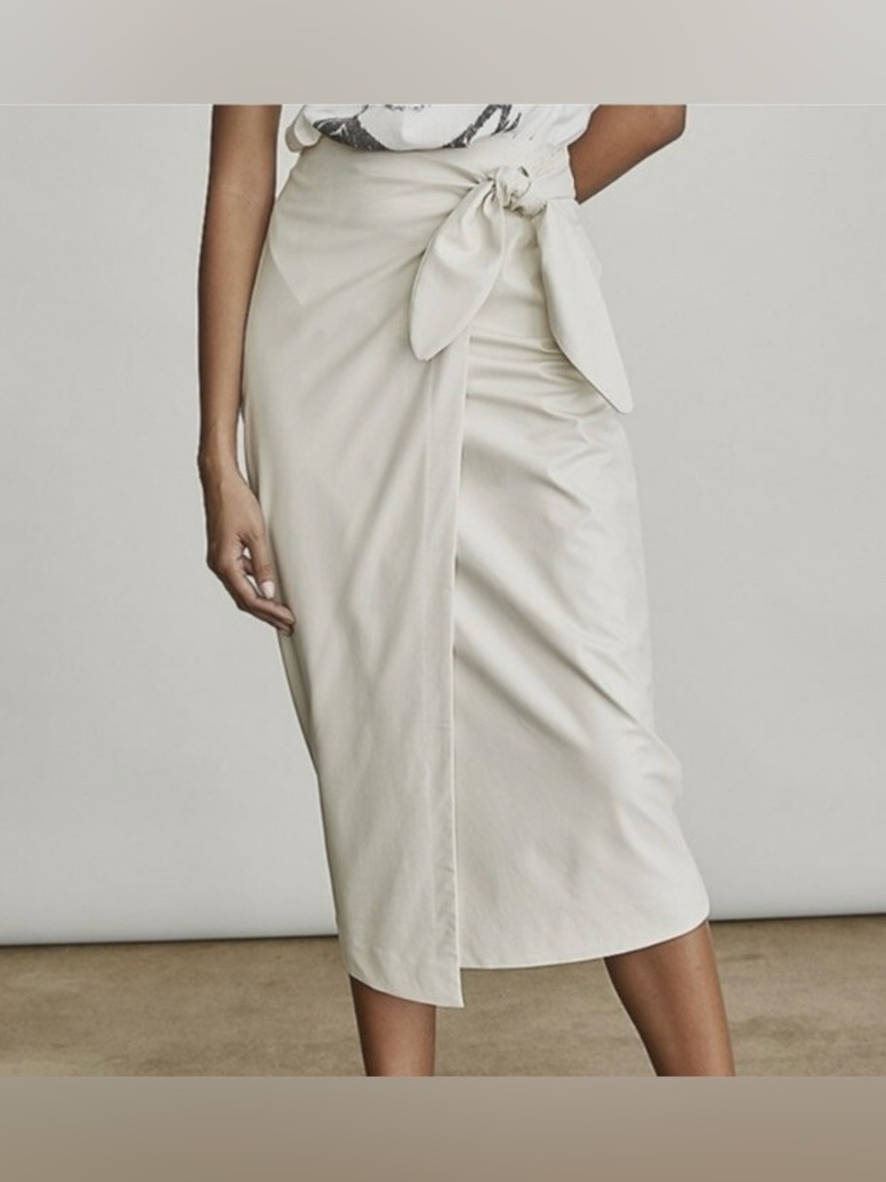 Elizabeth & James Ivory Faux Leather Wrap Midi Skirt, size L